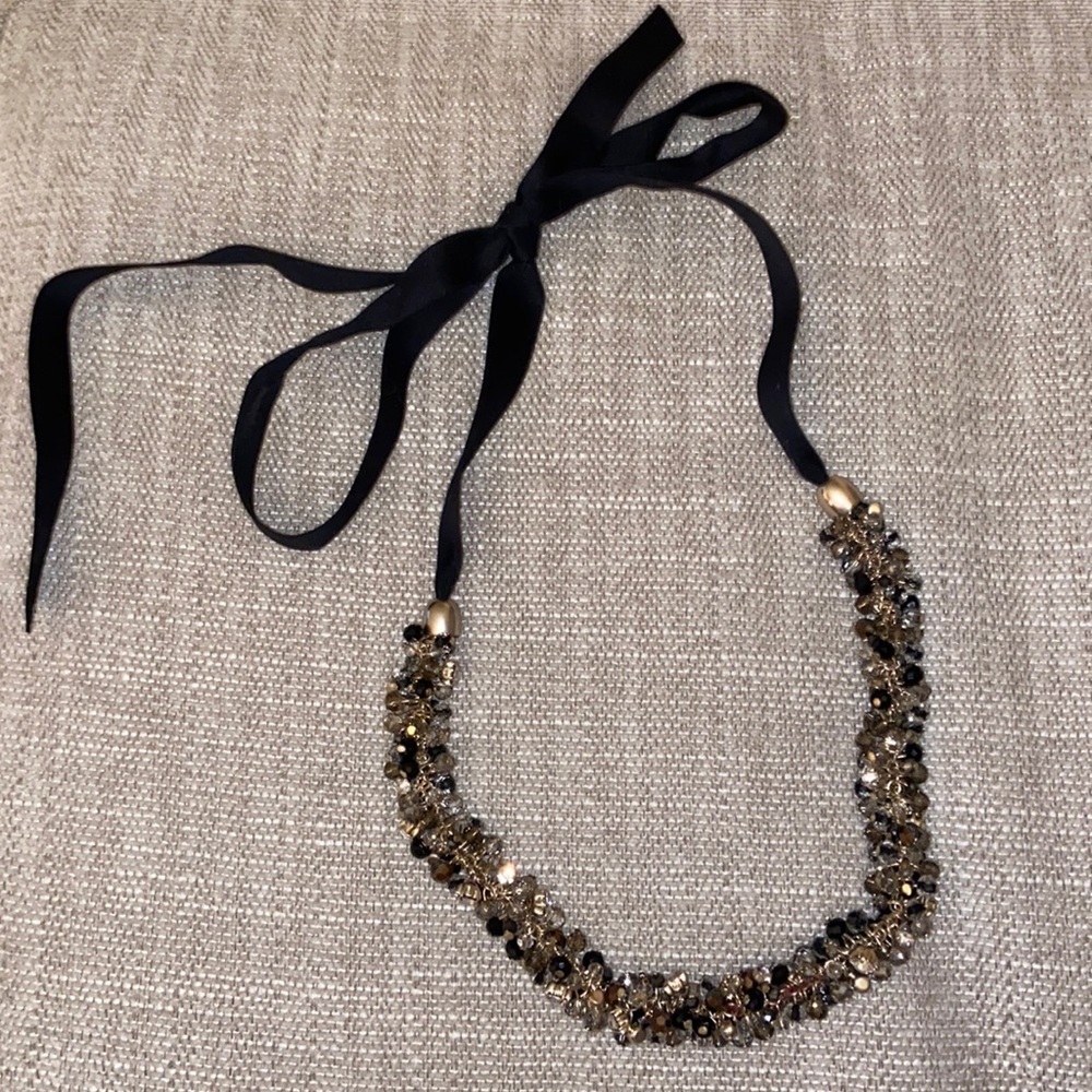 Like new LOFT statement necklace